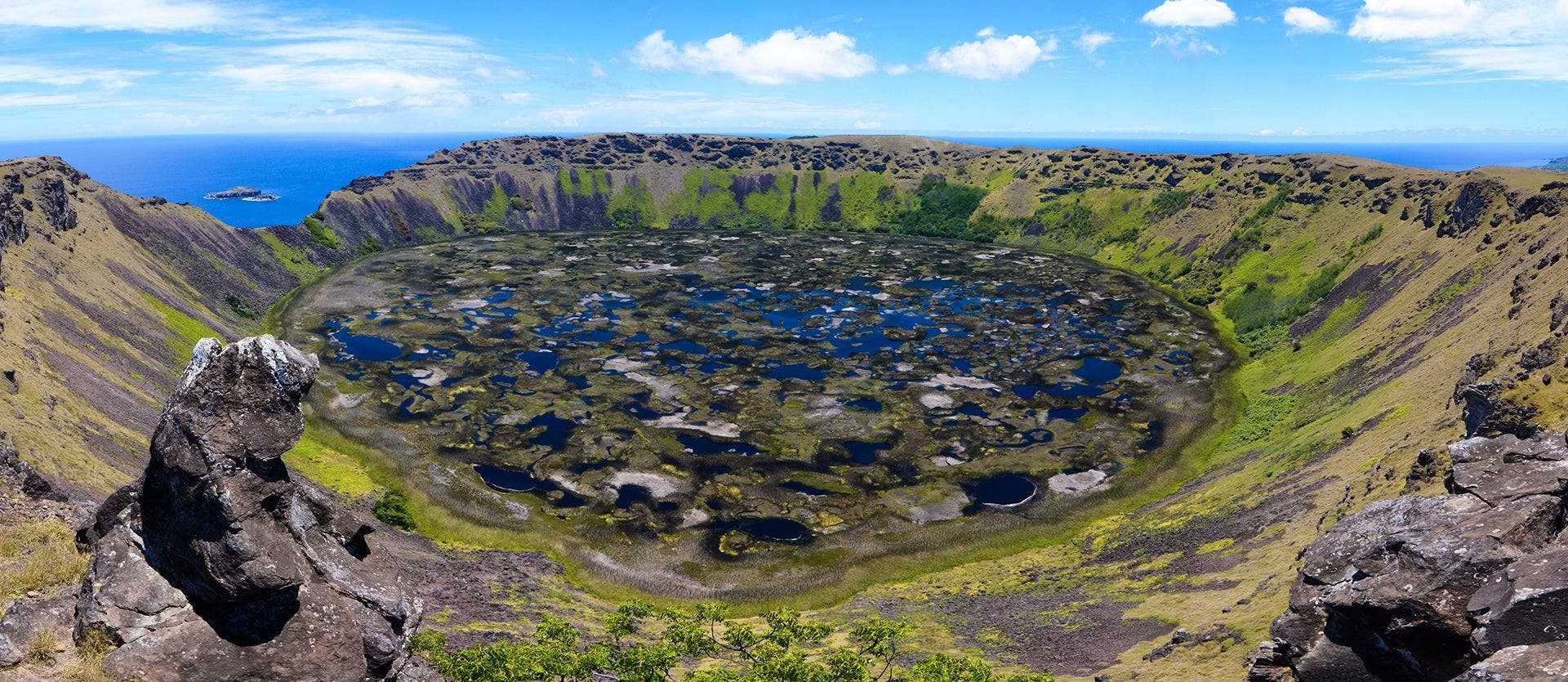 Isla de Pascua y paisajes lunares