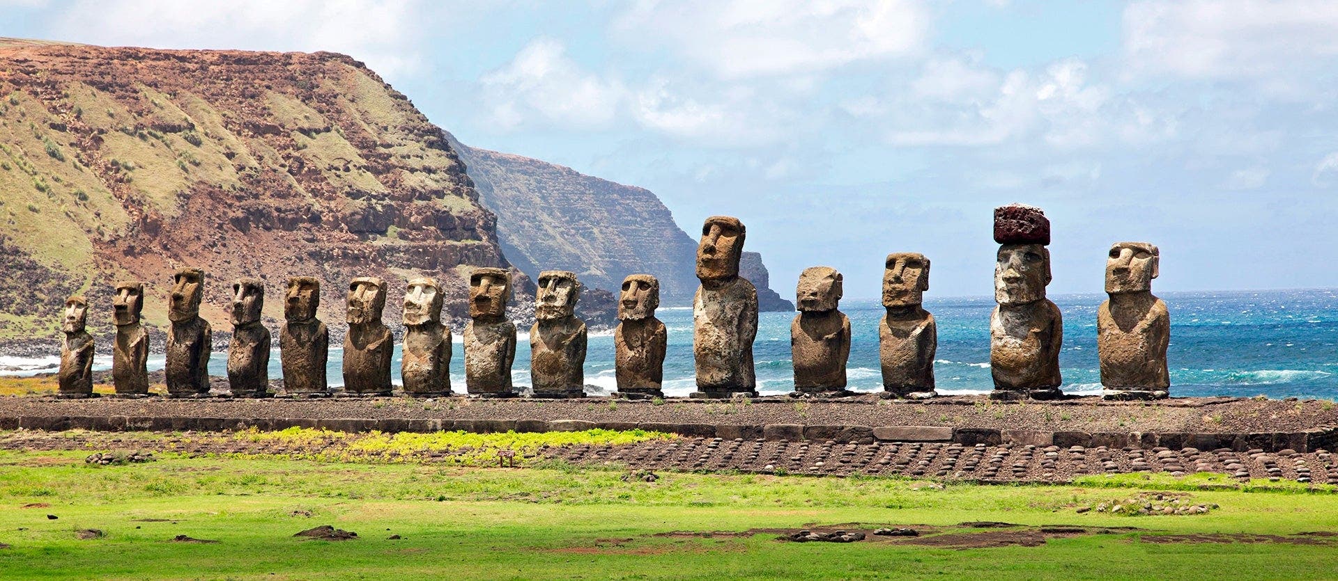 Isla de Pascua y paisajes lunares