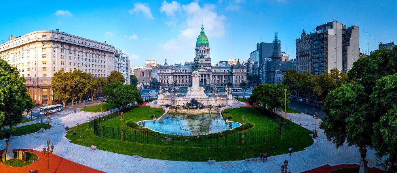 Capitales latinas y cataratas del Iguazú
