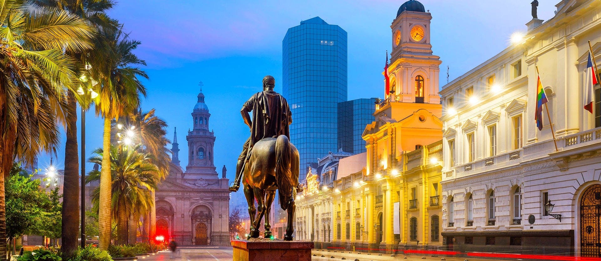 Santiago y Tesoros de la Isla de Pascua 