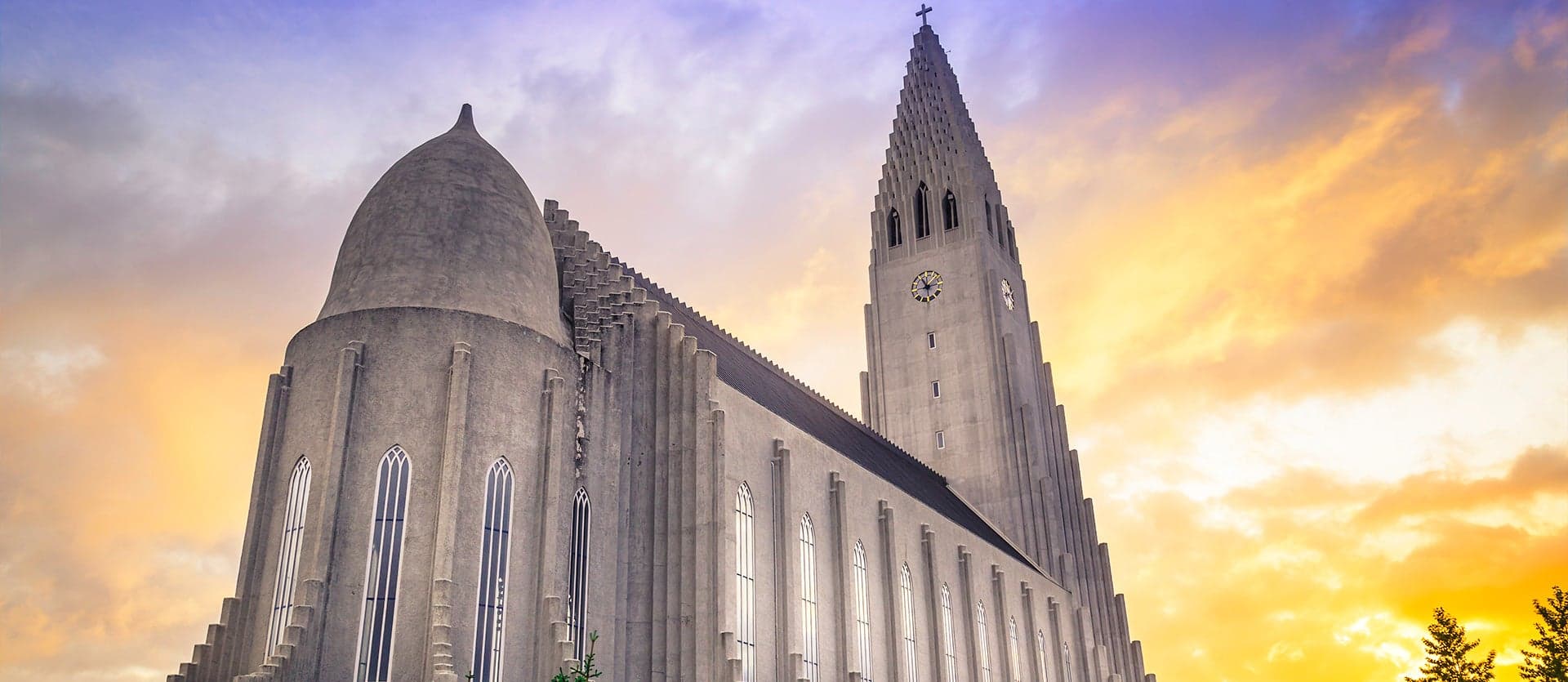 Iceland between Geysers and Waterfalls