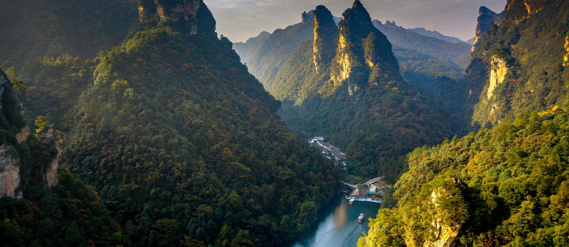 Montañas de Avatar y ciudades imperiales 