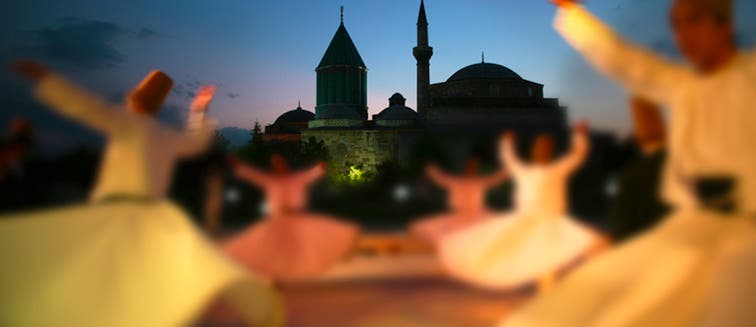 Zeremonie des Gedenkens des Mevlana in Konya
